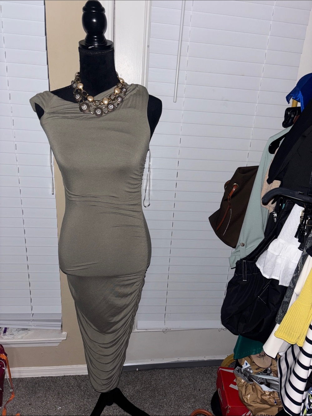 Preowned FORE THE Sleek Olive Green Sleeveless Ruched Bodycon Dress SIZE S